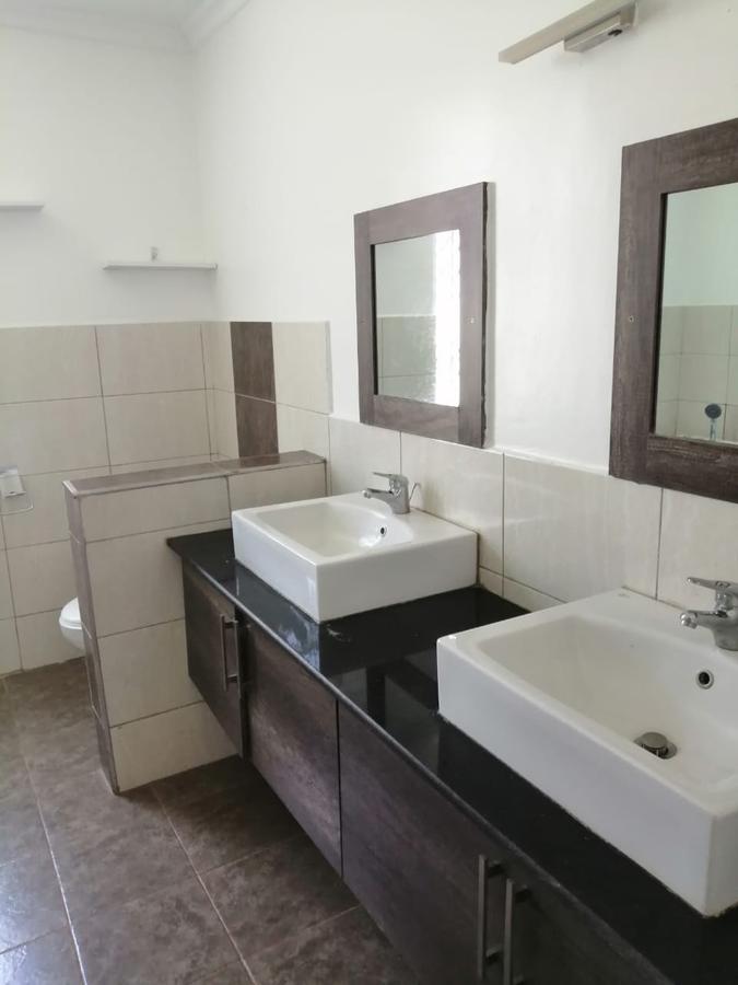 5 Bed Townhouse in Kitisuru - 13