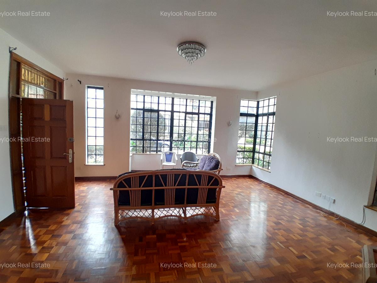 5 Bed Townhouse with En Suite at Lavington - 6