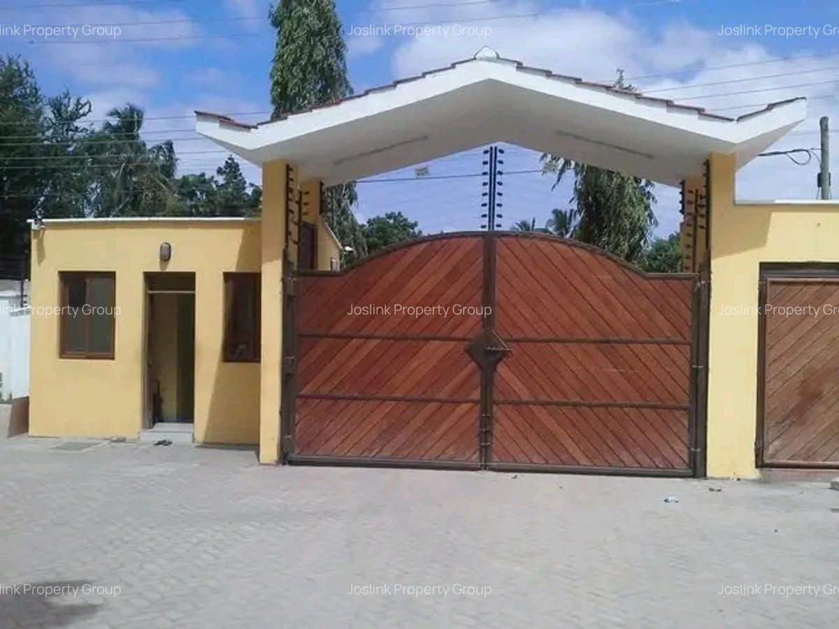 4 Bed Apartment with En Suite at Mt Kenya - 6