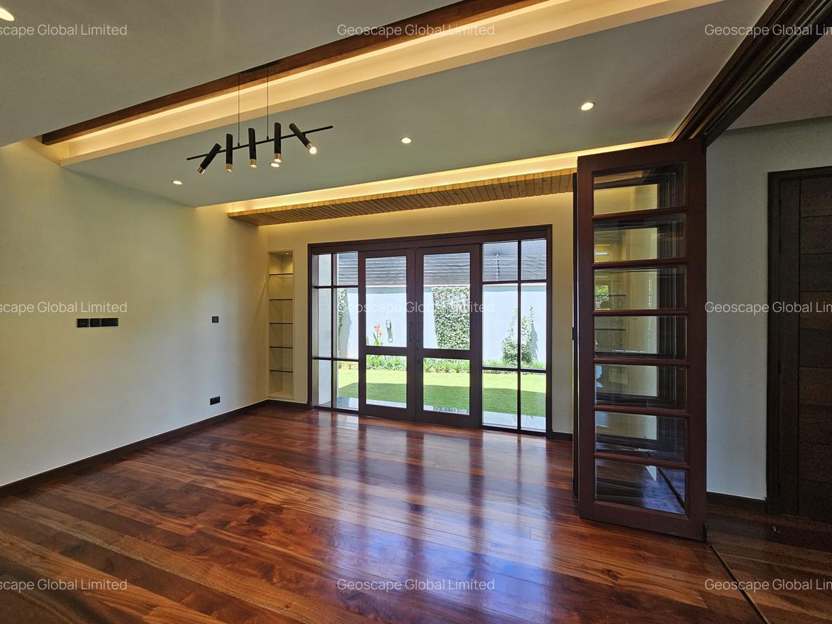 5 Bed House with En Suite in Runda - 7