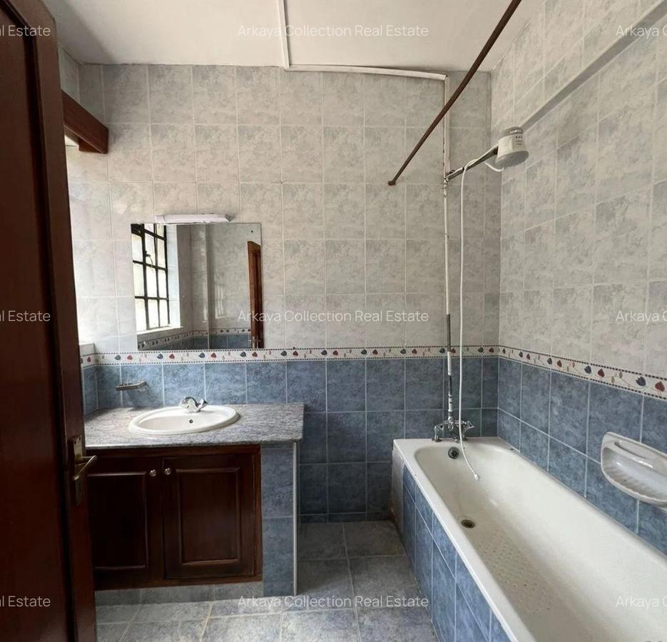 4 Bed Townhouse with En Suite in Lavington - 8