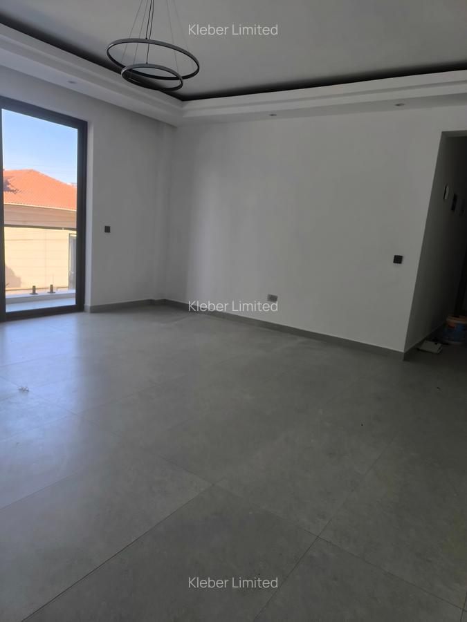 2 Bed Apartment with En Suite at Brookside - 7