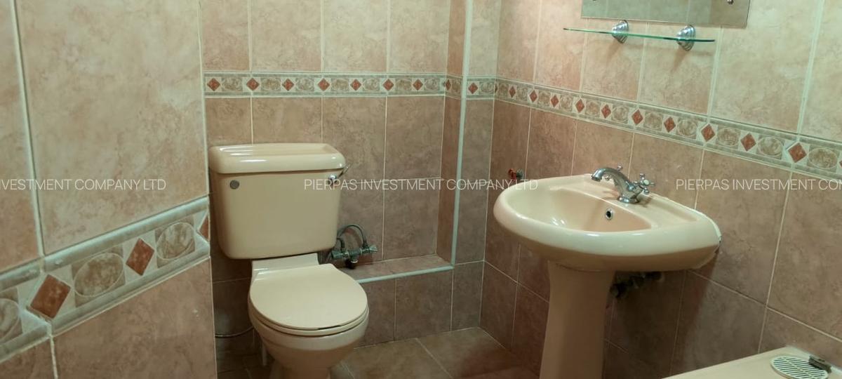 6 Bed Villa with En Suite in Lavington - 8