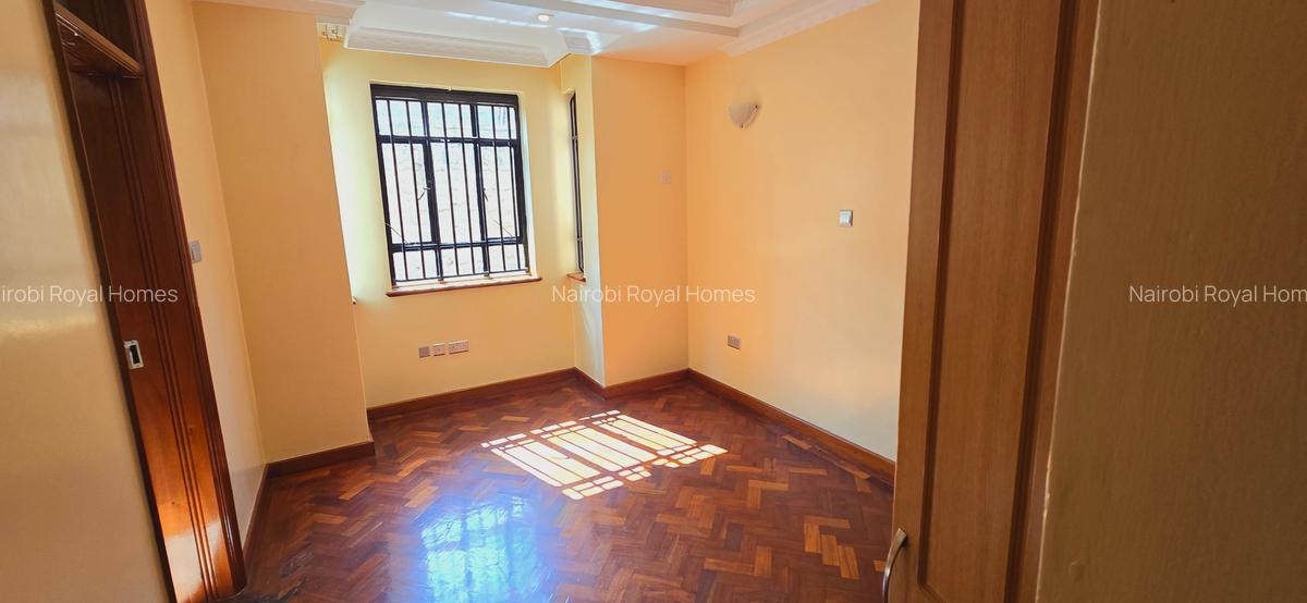 4 Bed Townhouse with En Suite at Lavington Green - 13