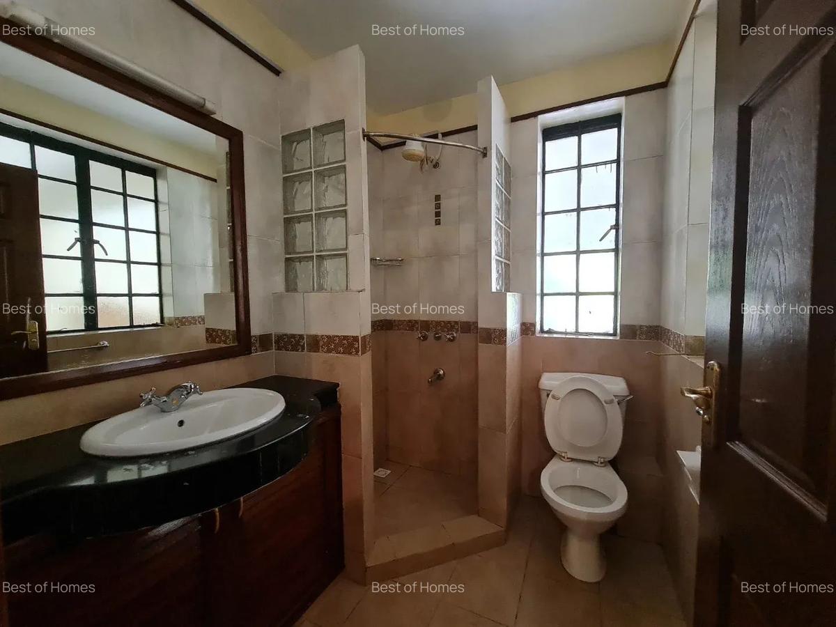 4 Bed Townhouse with En Suite in Lavington - 5