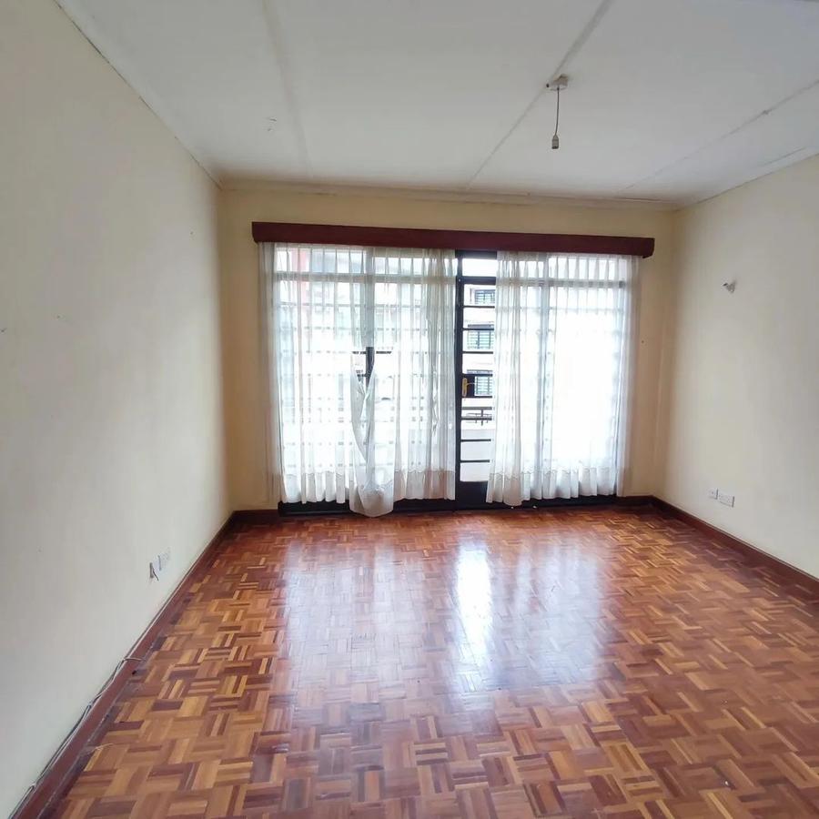 3 Bed Apartment with En Suite at Oledume Road - 8