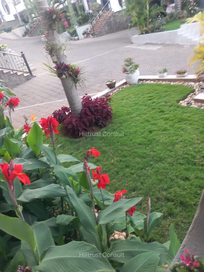 5 Bed Townhouse with En Suite at Grevillea Grove - 13