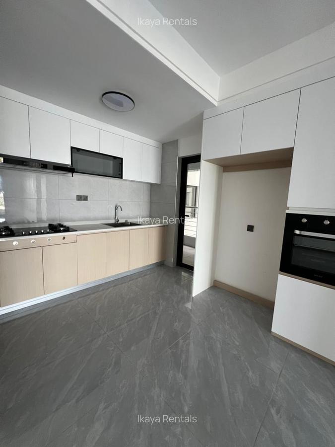 3 Bed Apartment with En Suite at Riverside Drive - 6