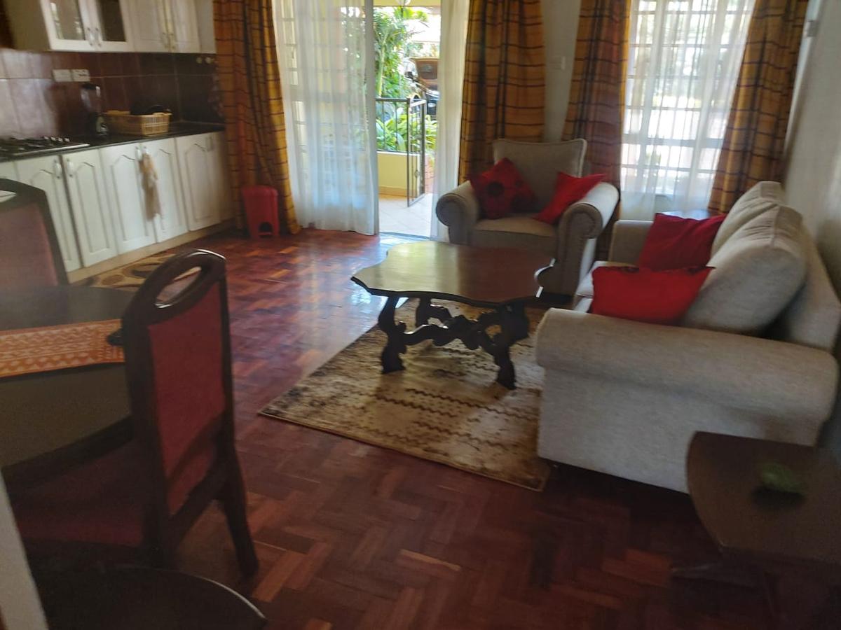 Serviced 2 Bed Apartment with En Suite in Rosslyn - 16