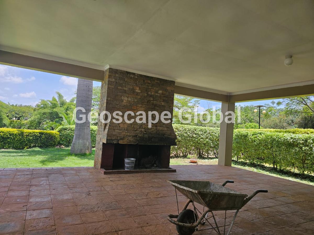 4 Bed House with En Suite in Garden Estate - 4