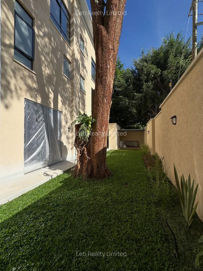 5 Bed Townhouse with En Suite in Lavington - 4