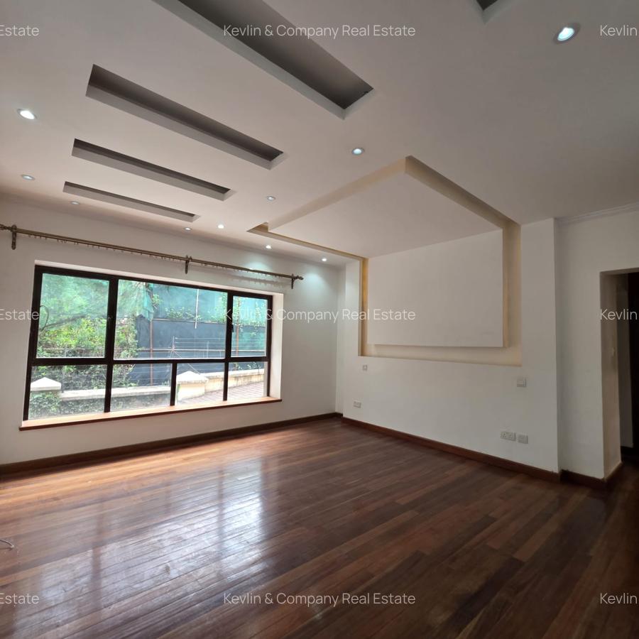 4 Bed Townhouse with En Suite in Lavington - 17