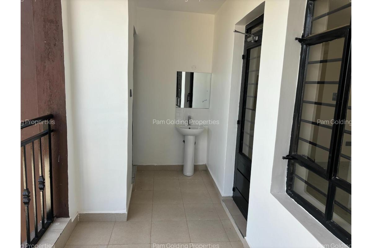 3 Bed Apartment with En Suite in Kiambu Road - 5