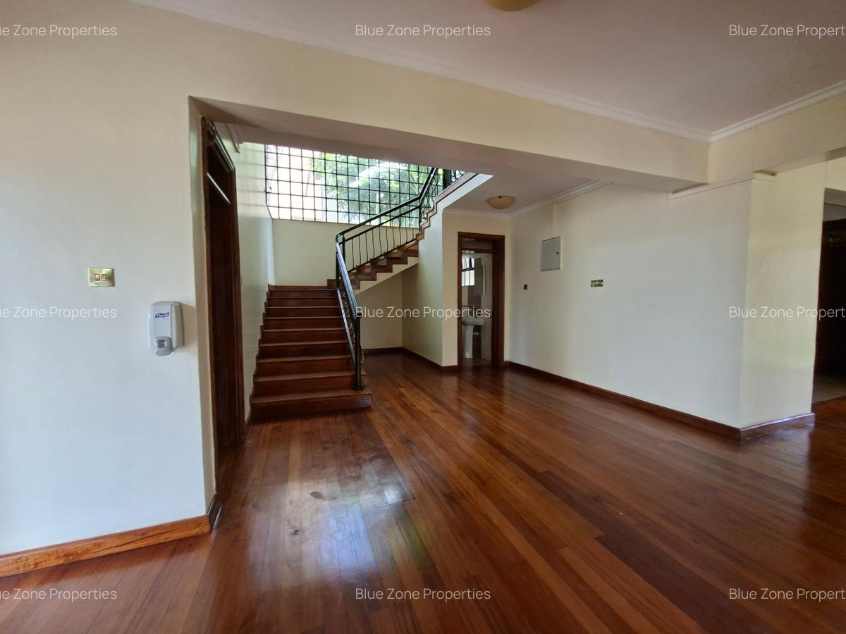 4 Bed Townhouse with En Suite at Off Kiambu Rd - 6