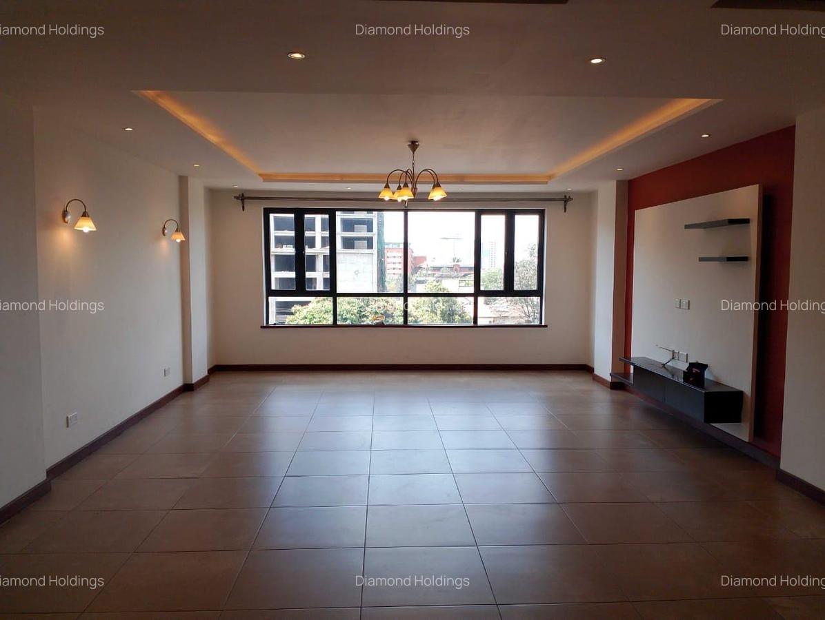 3 Bed Apartment with En Suite at Parklands - 2