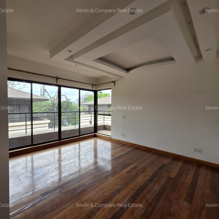 4 Bed Townhouse with En Suite in Lavington - 20