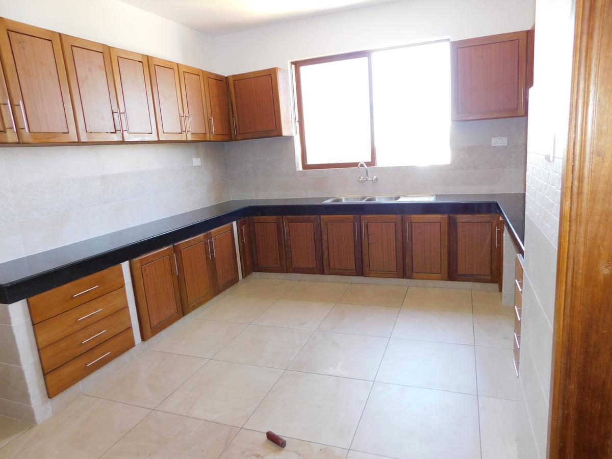 3 Bed Apartment with En Suite in Nyali Area - 13