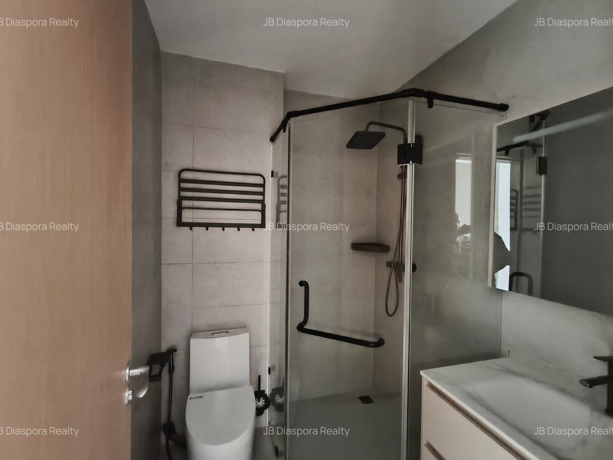 2 Bed Apartment with En Suite at Riverside Drive - 5