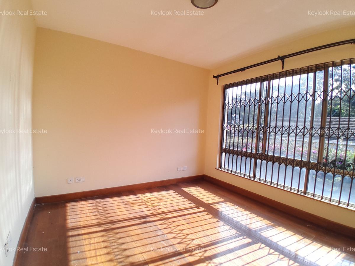 5 Bed Villa with En Suite at Lavington - 4