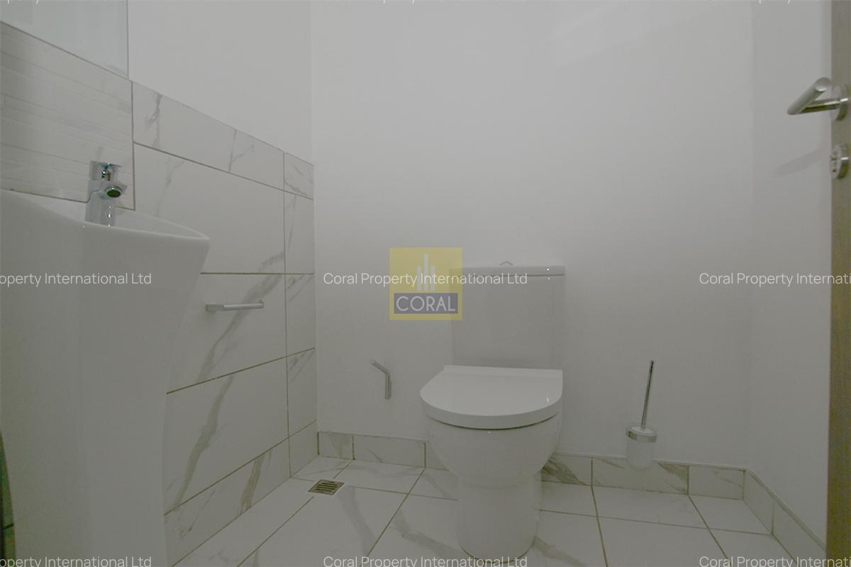 3 Bed Apartment with Swimming Pool in Rosslyn - 9