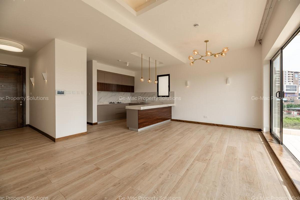 3 Bed Apartment with En Suite in Rosslyn - 1