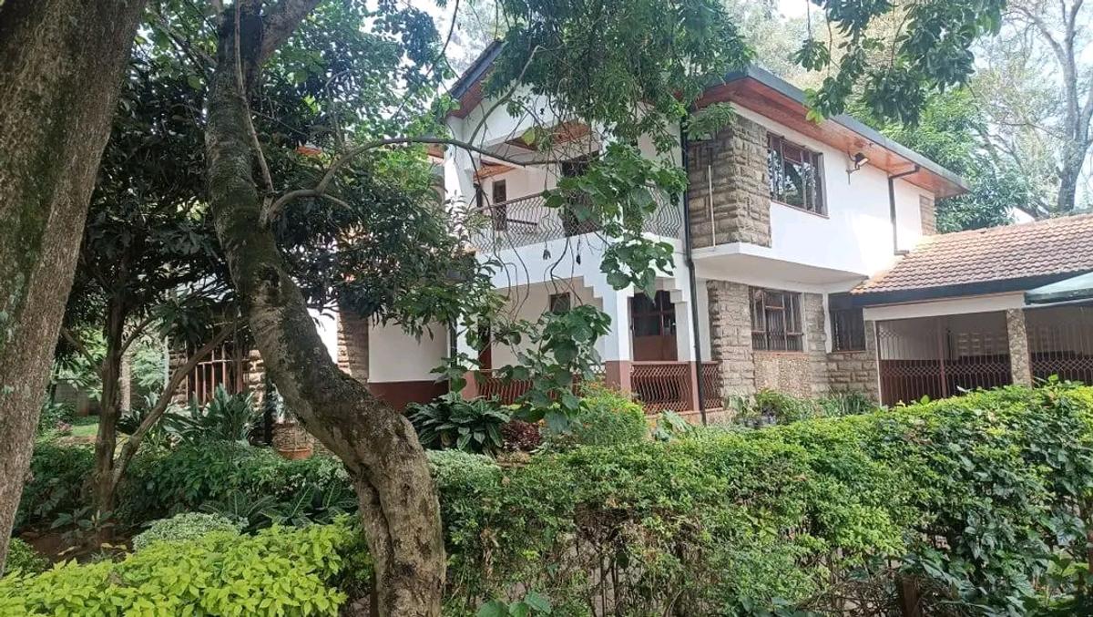 5 Bed House with En Suite in Runda - 2