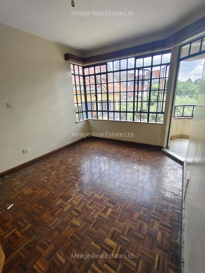 3 Bed Apartment with En Suite in Lavington - 11