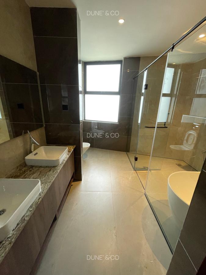 4 Bed Apartment with En Suite in Riverside - 19