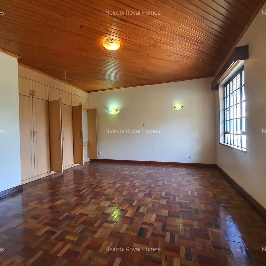 4 Bed Townhouse with En Suite at Lavington - 9