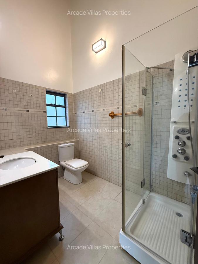 5 Bed Villa with En Suite in Lavington - 16