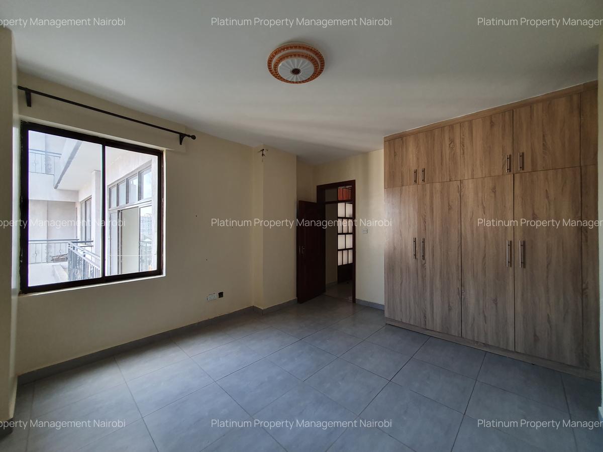 3 Bed Apartment with En Suite in Parklands - 4