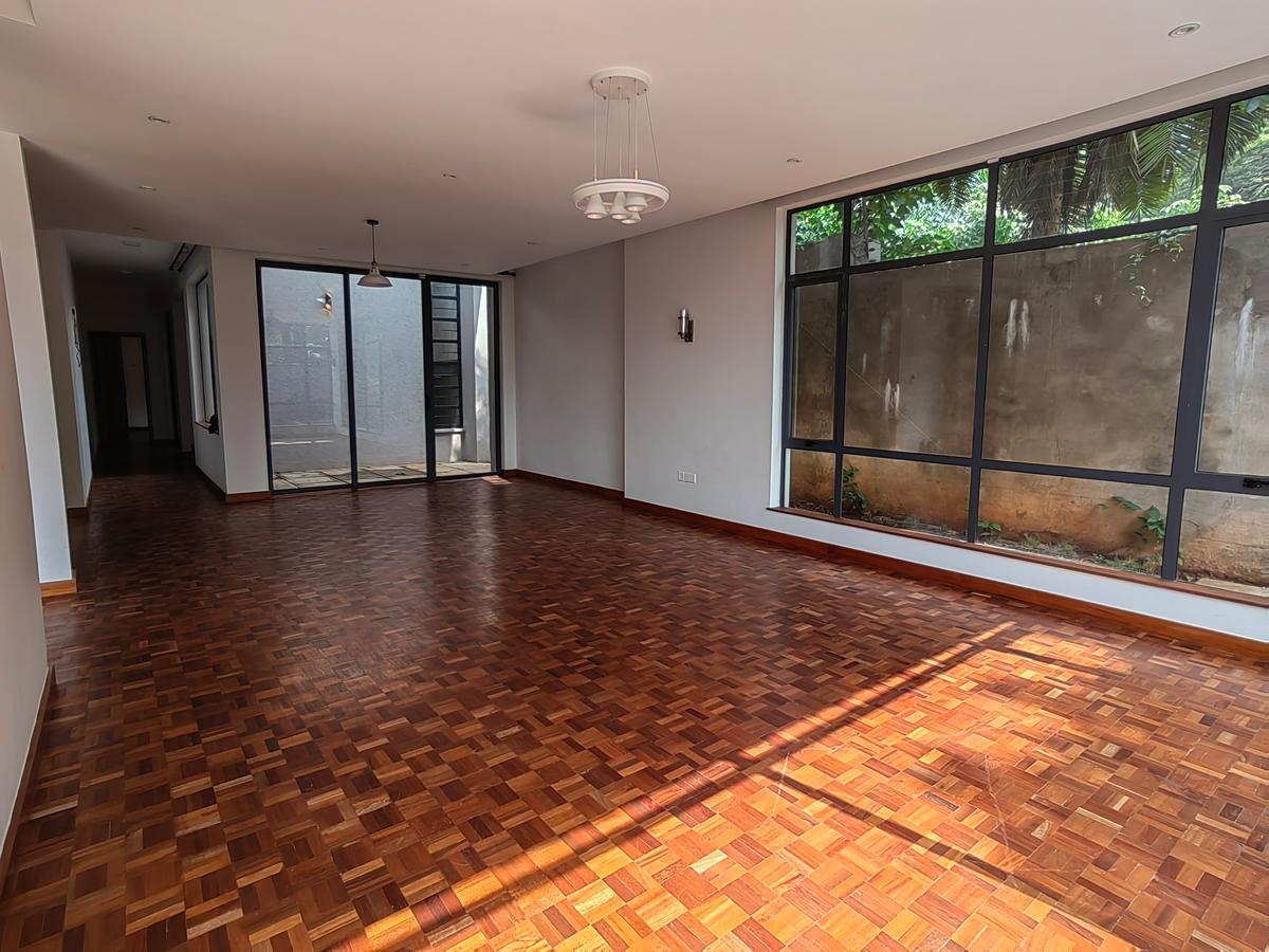 5 Bed Townhouse with En Suite at Mzima Springs - 6