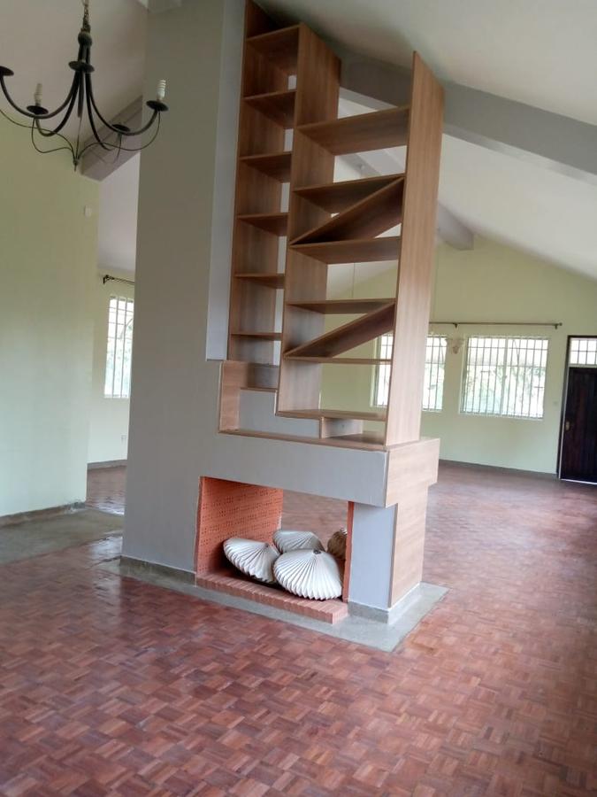 6 Bed House with En Suite at Nyari Estate - 3