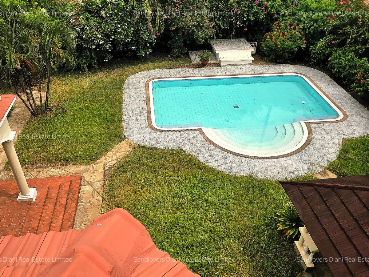 4 Bed Villa with En Suite in Diani - 6