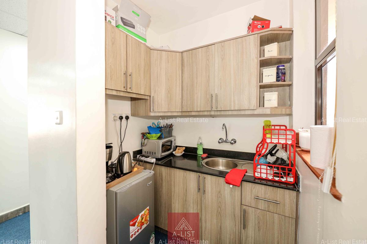 1,021 ft² Commercial Property with Service Charge Included at Chania Avenue - 4