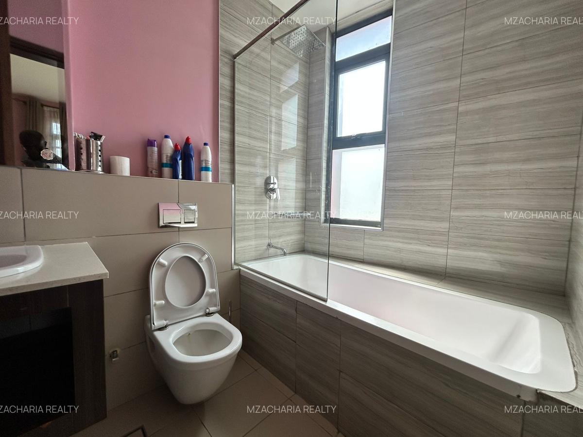 4 Bed Townhouse with En Suite in Ridgeways - 13