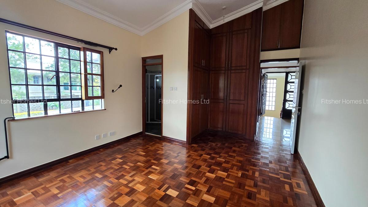 5 Bed House with En Suite in Runda - 13