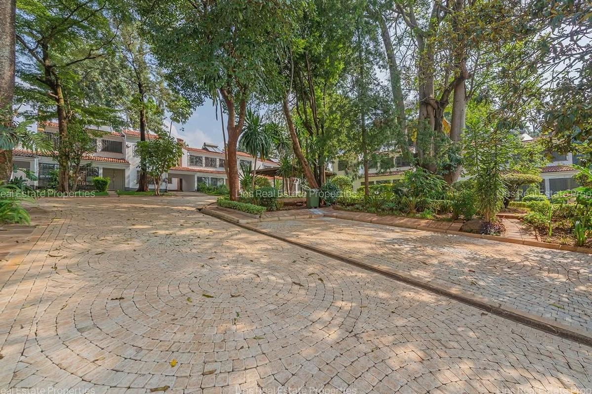 4 Bed Townhouse with En Suite in Muthaiga - 3