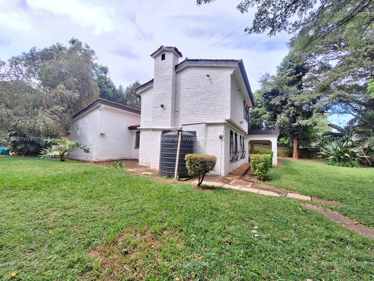 4 Bed House with En Suite at Hill View Close - 4