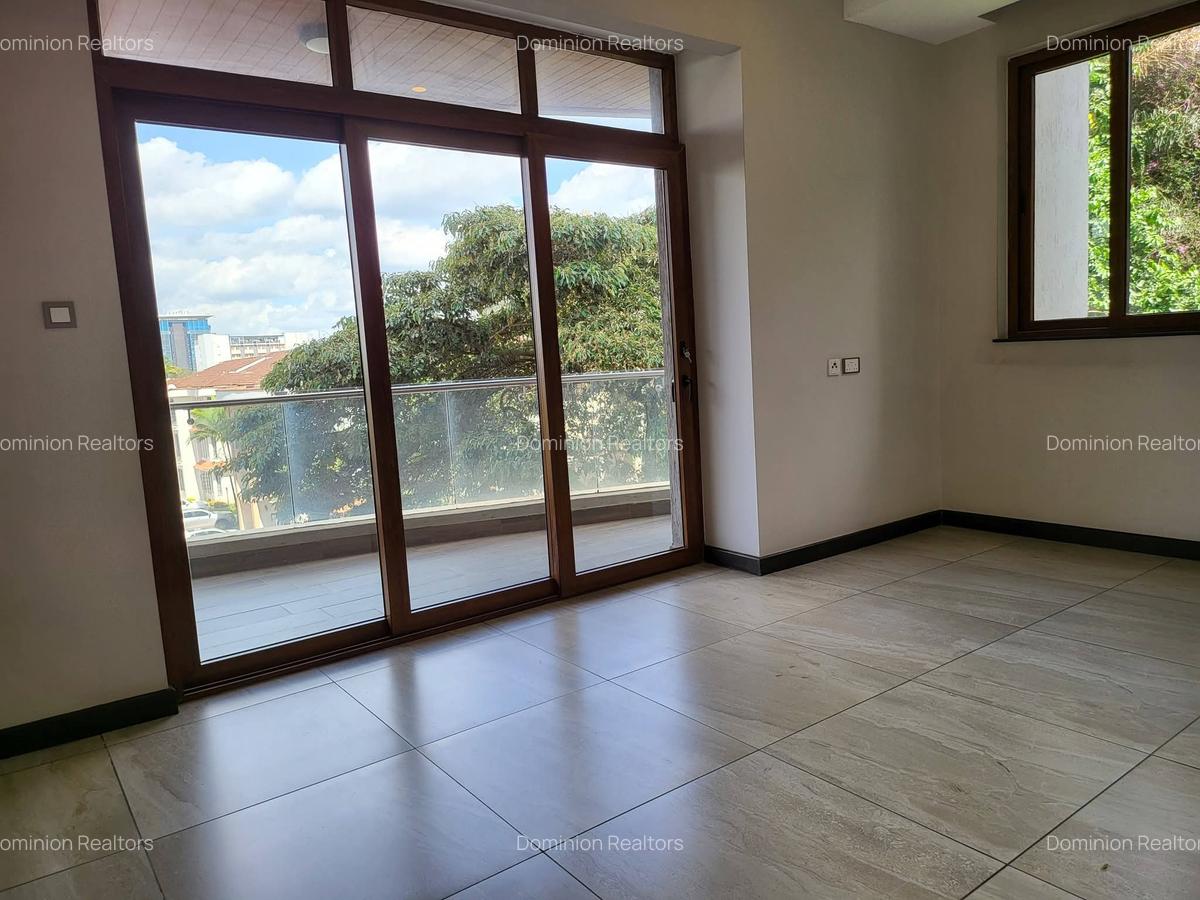 3 Bed Apartment with En Suite in Westlands Area - 13
