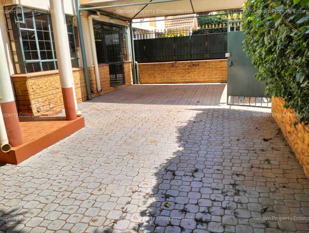 4 Bed Townhouse with En Suite in Lavington - 12