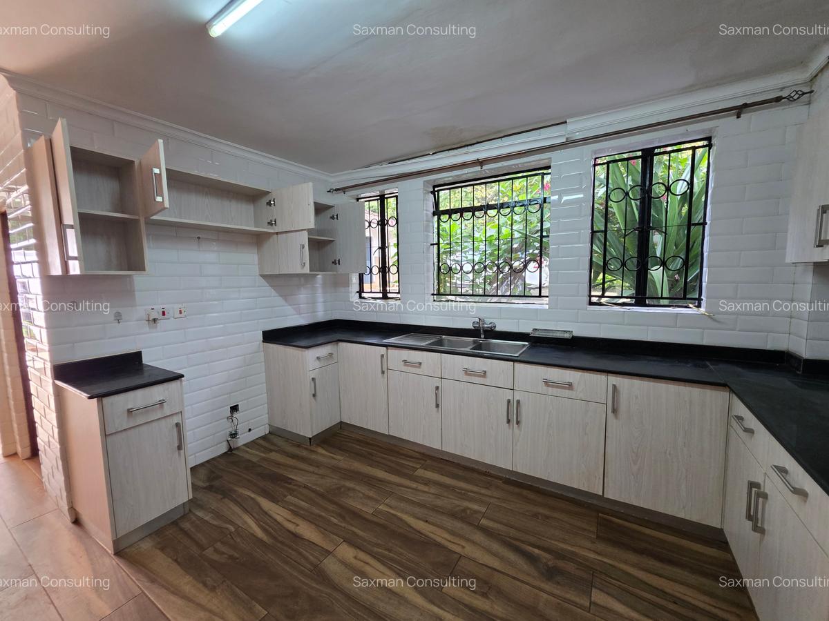 4 Bed Townhouse with En Suite in Runda - 8
