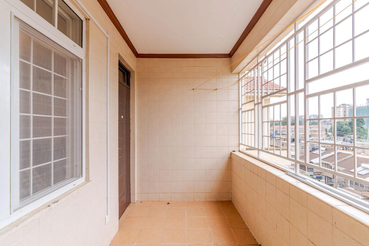 1 Bed Apartment with En Suite in Parklands - 8