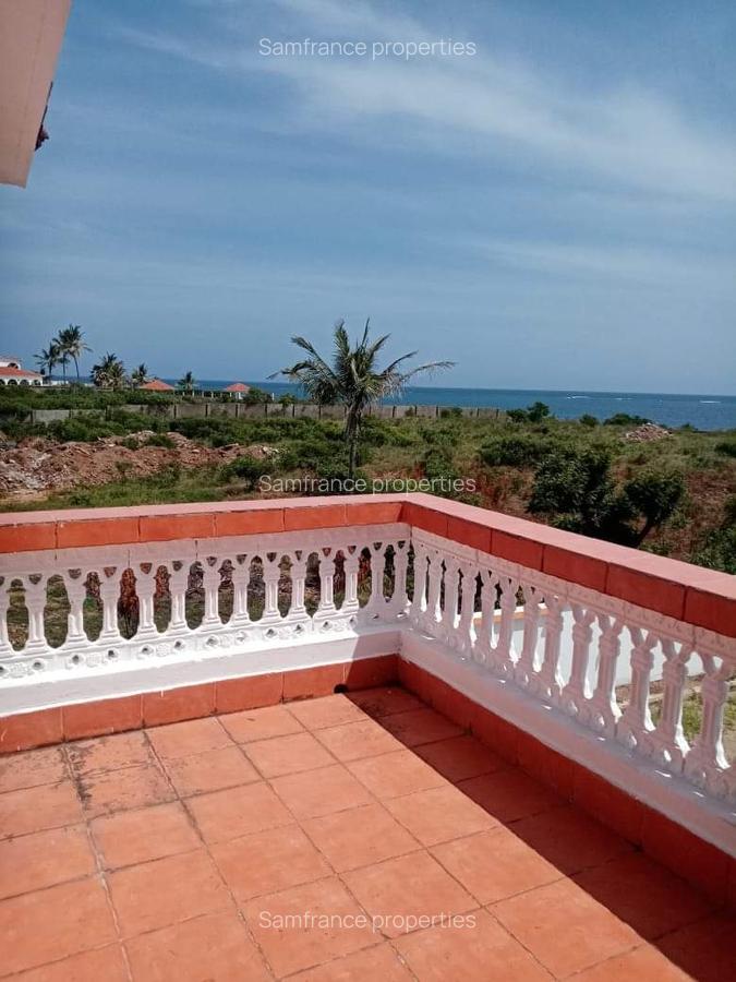 4 Bed Townhouse with En Suite at Baobab Road - 2