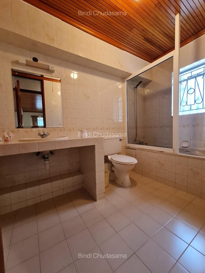 4 Bed House with En Suite at Brookside Garden - 11