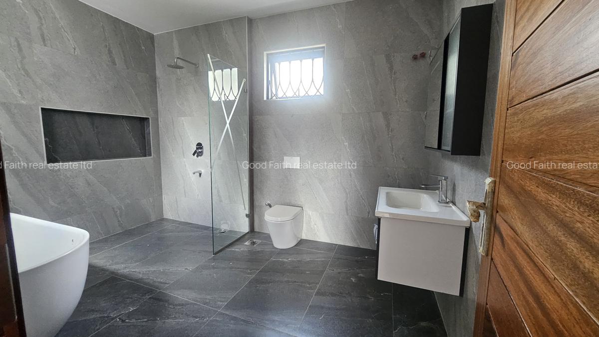 5 Bed House with En Suite in Loresho - 13