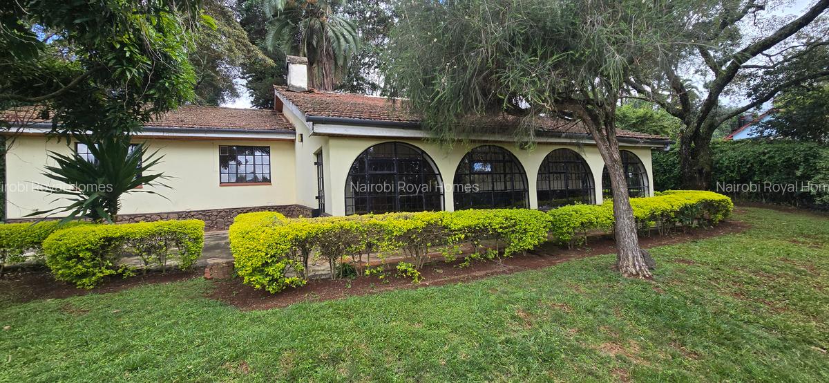 4 Bed House with En Suite at Loresho Road - 3
