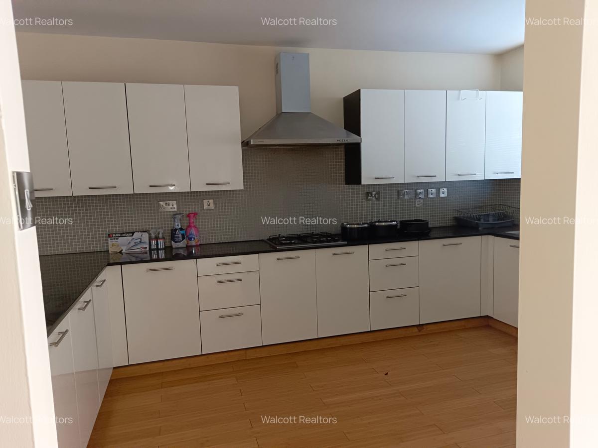 4 Bed Villa with En Suite at Garden City - 18