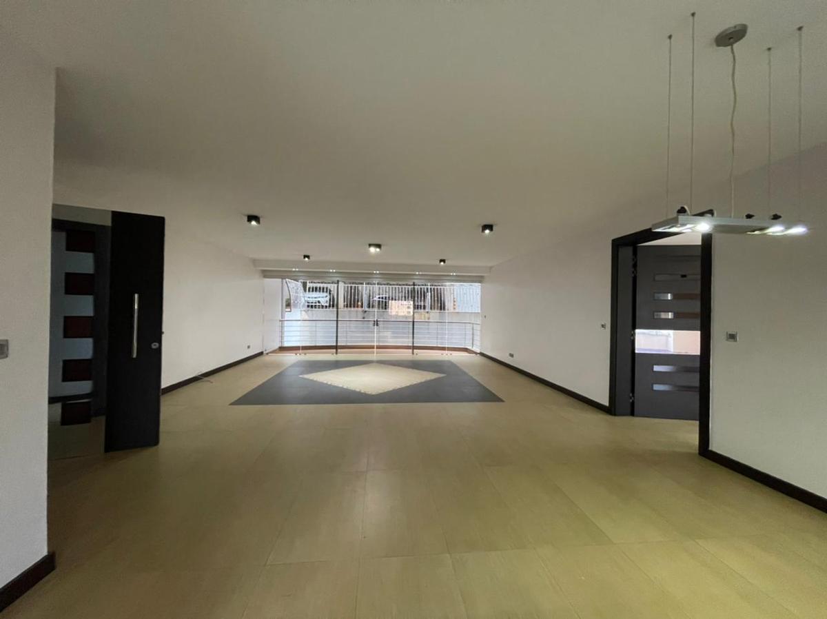 3 Bed Apartment with En Suite in Riverside - 2