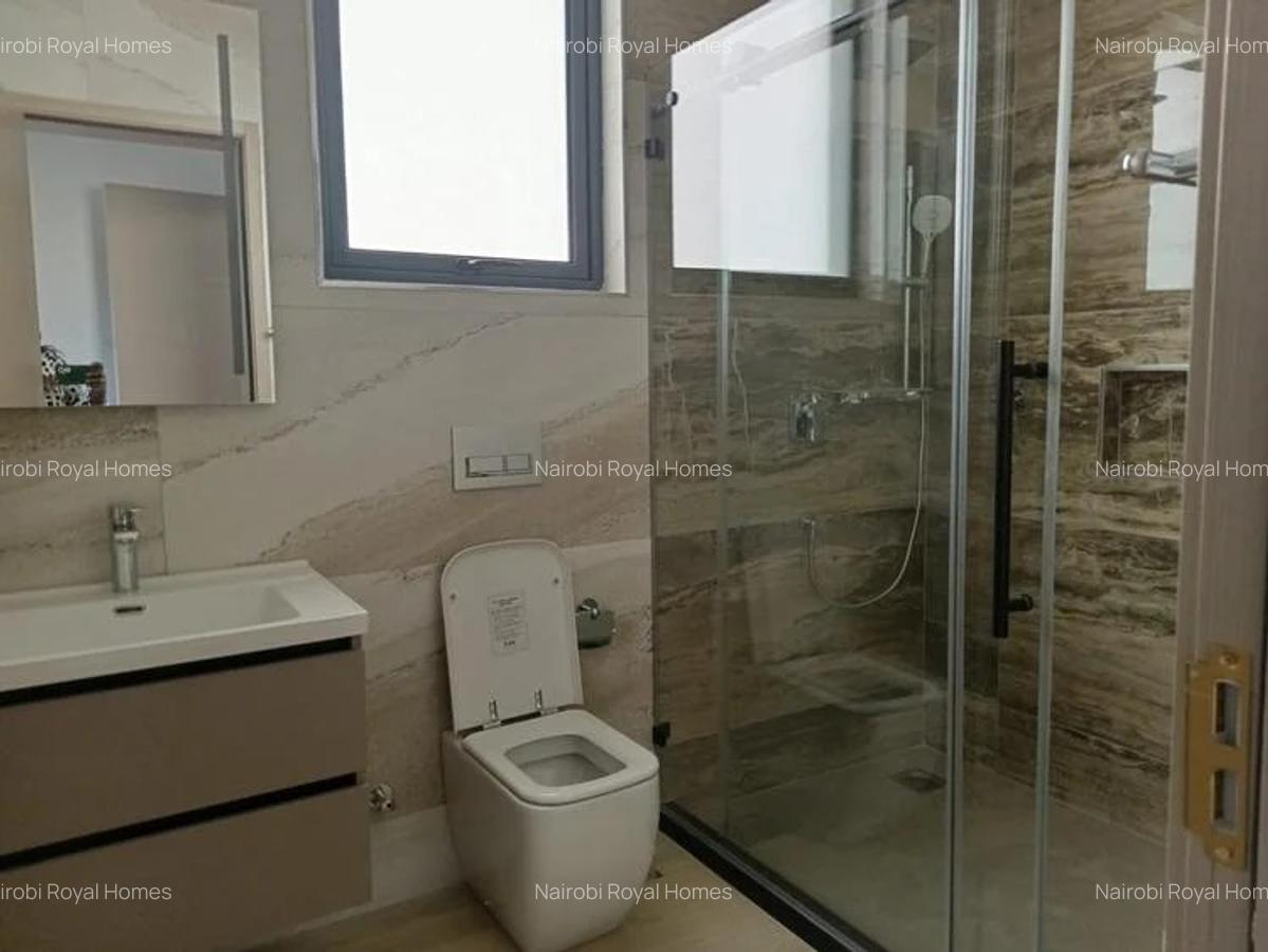 5 Bed Townhouse with En Suite at Lavington - 7